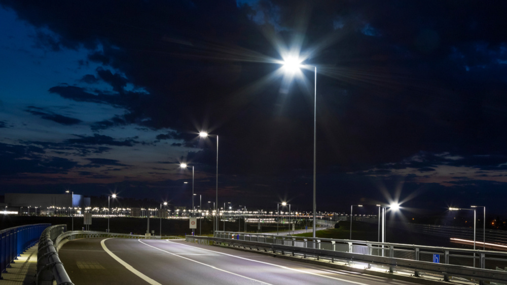 All-in-One Vs Split Solar Street Lights: How To Choose The Right System for Municipal, Commercial, And Industrial Projects