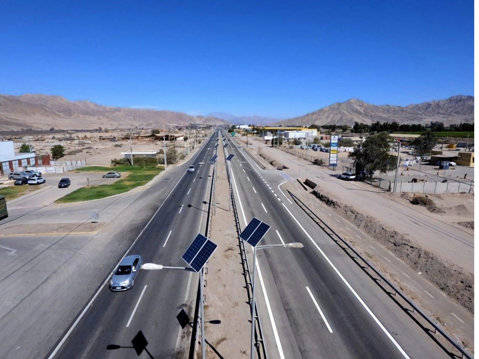 Alumbrado p&uacute;blico solar versus alumbrado p&uacute;blico alimentado por red en Chile: &iquest;Qu&eacute; sistema se adapta a su proyecto?